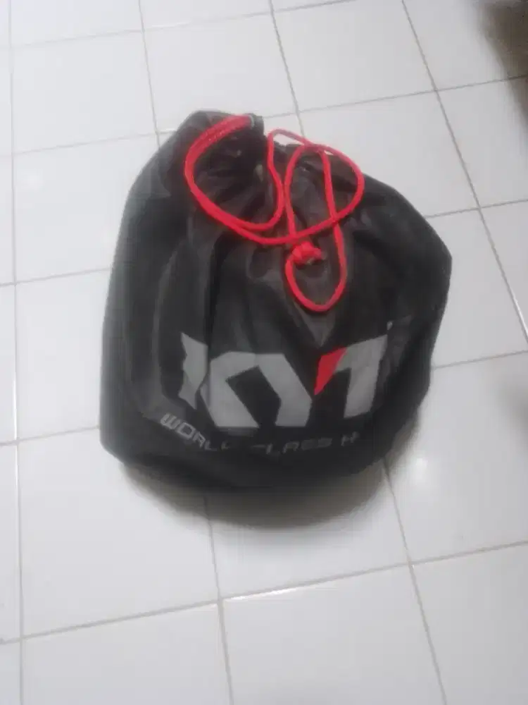 Helm KYT Warna Biru muda sangat apik masih mulus bagus