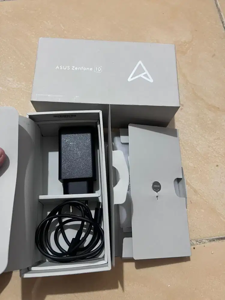 Asus zenfone 10 16/512gb