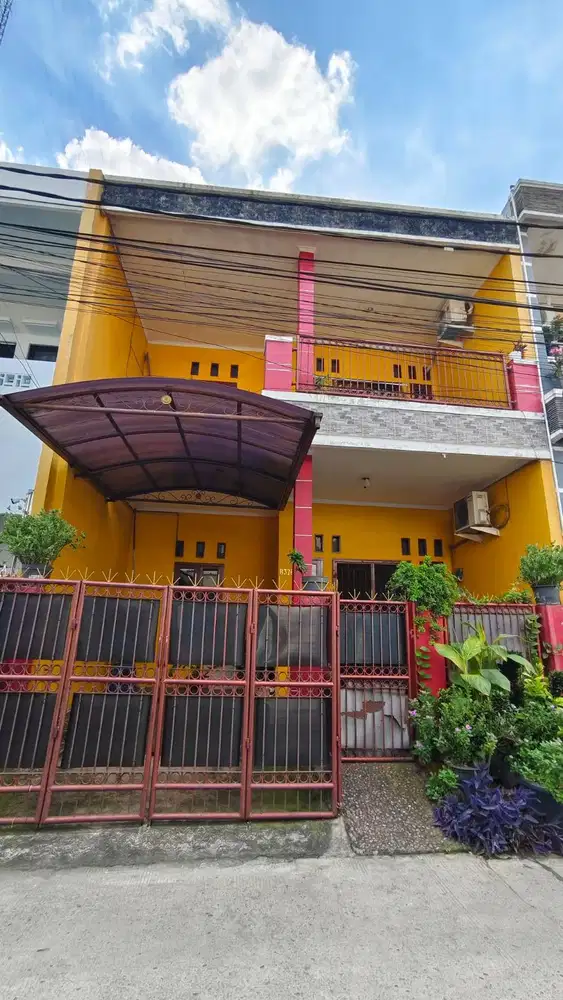 DIJUAL RUMAH 2 LANTAI BEKASI BARAT (SHM)