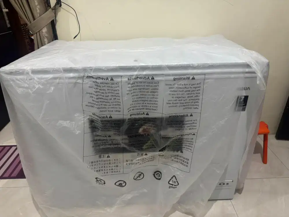 Freezer aqua 300L . Bisa 2 mode daging dan sayuran
