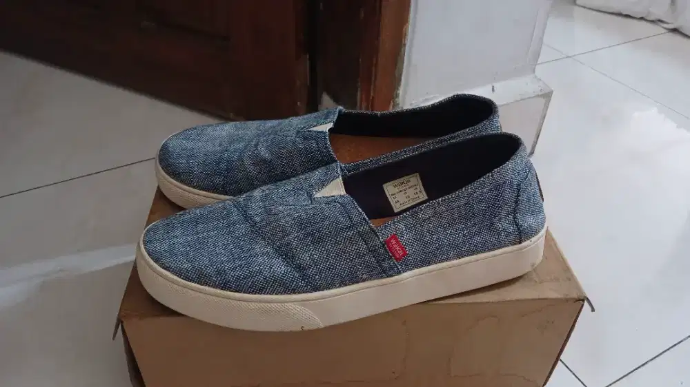 Sepatu WAKAI Classic