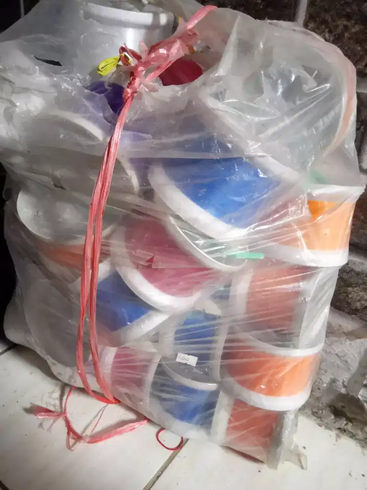 Kenur golongan layangan