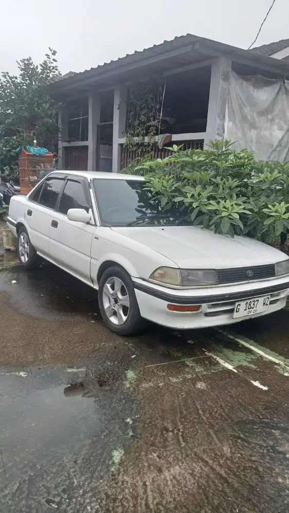 Dijual cepat Kondisi apa adanya Toyota Corolla '90 Putih Plat Tegal