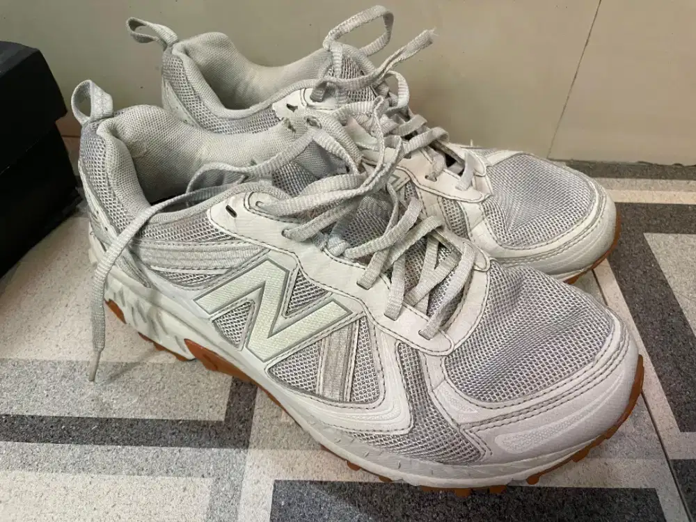 Sepatu New Balance 410 size 42/26,5cm