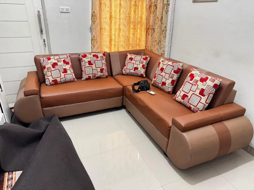 Sofa Kulit Berbentuk L Mulus Terawat