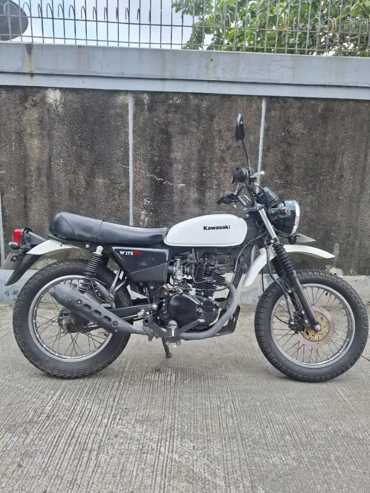 Kawasaki W175 TR White/Putih Original 2023