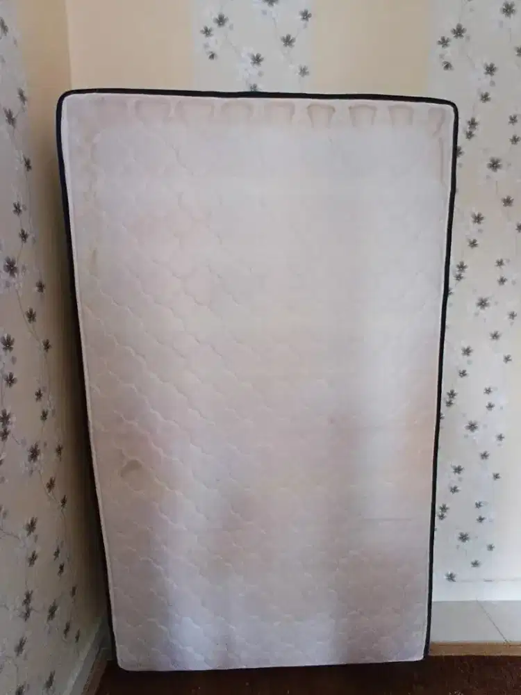 Dijual mau pindah pilih apa aja hrg pokoknya murah banget .