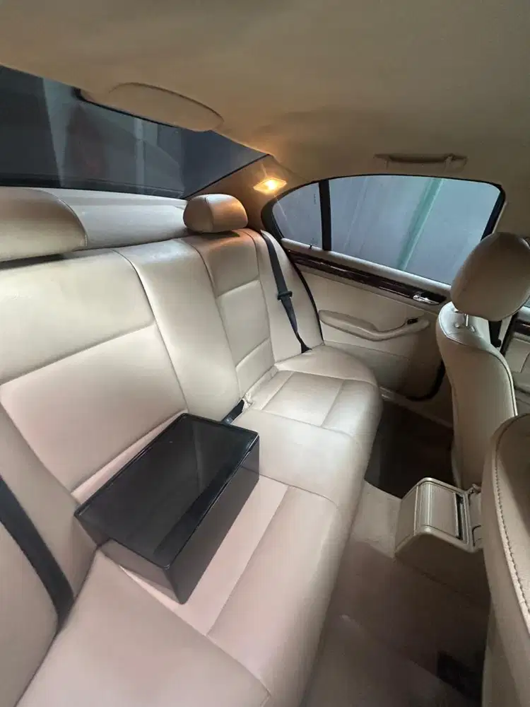 BMW 318i 2004 Bensin