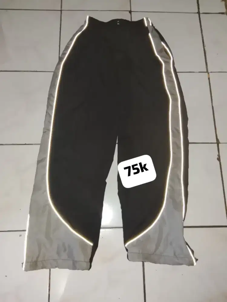 celana parasut nyalaaa