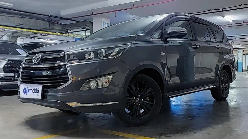 TDP 13JT Toyota Kijang Innova 2.0 Venturer Bensin-MT Merah 2018