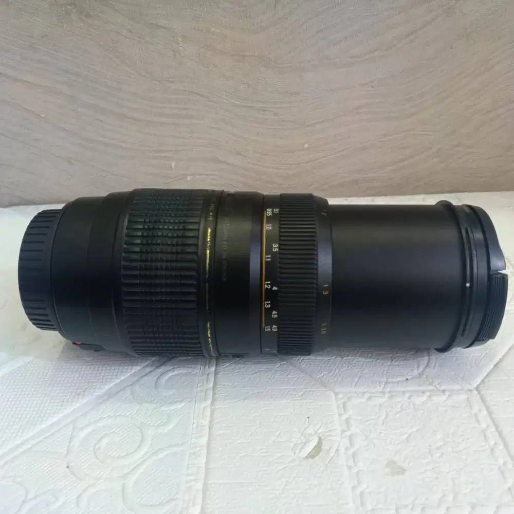 Lensa Zoom Teleskopic Canon Tamron 70-300