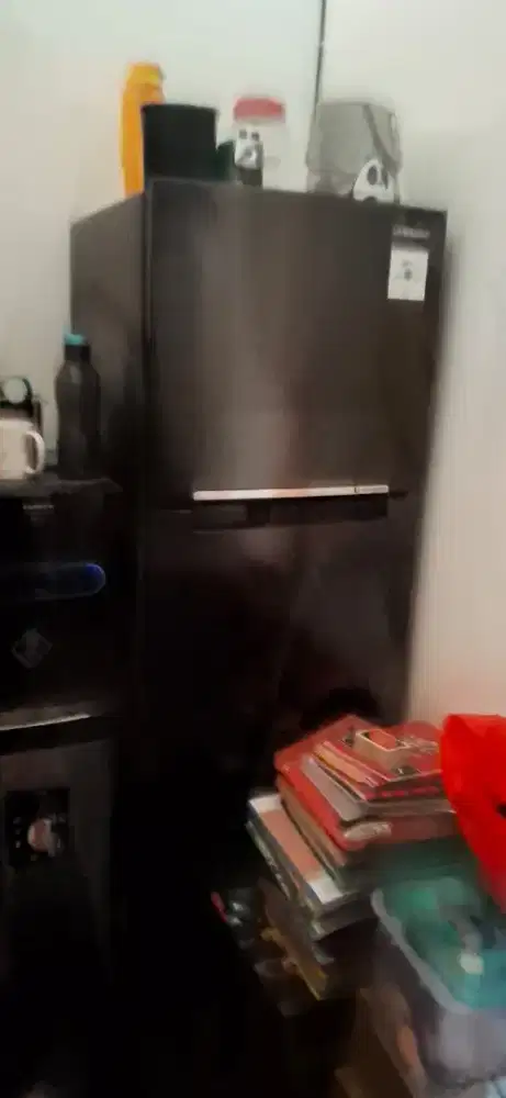 Kulkas Samsung RT22FARBDB1 (234 Liter)