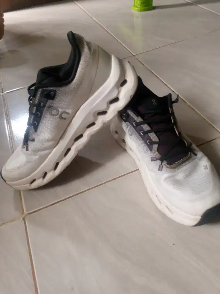 Sepatu On Cloudtilt Rocky Ivory