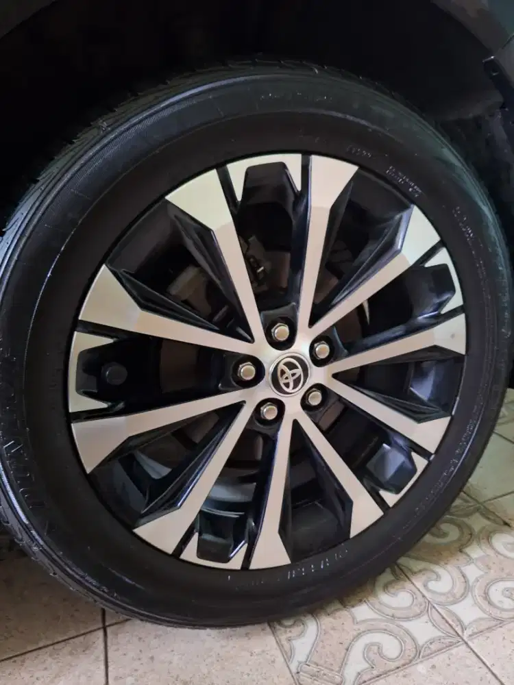 Velg dan Ban bekas Veloz 2022