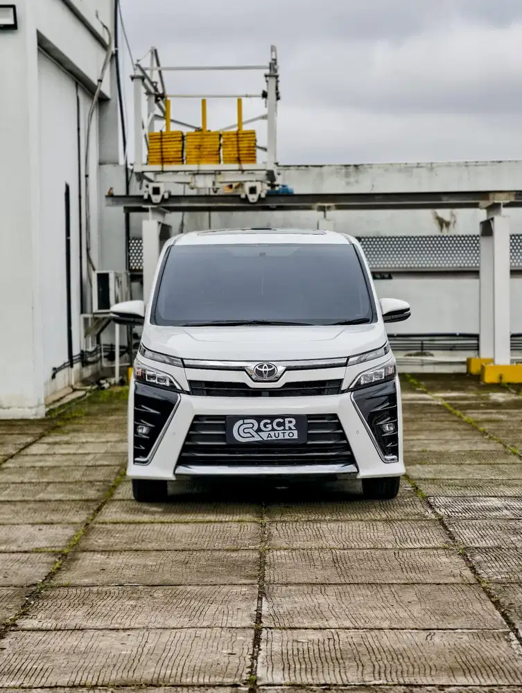 ODO 25RB LIKE NEW! TOYOTA VOXY 2.0 AT 2021 SUNROOF