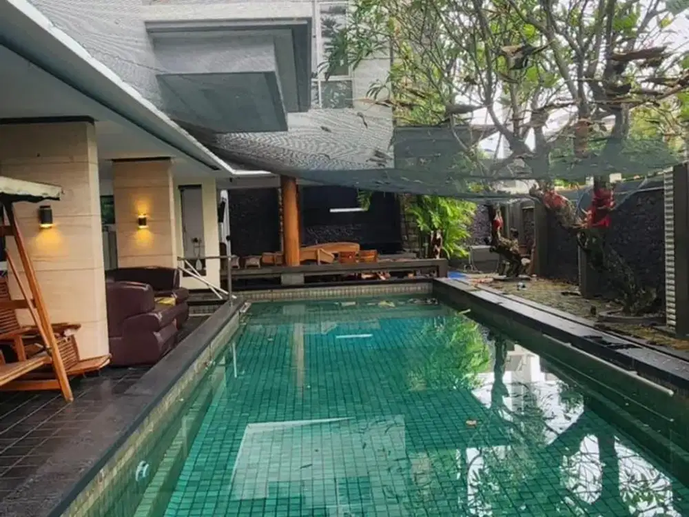 Dijual Rumah PIK Fullfurnish 3,5 Lantai ada kolam renang
