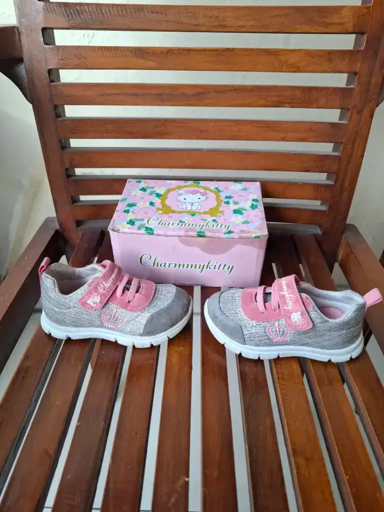 Sepatu preloved charmmykity size 23