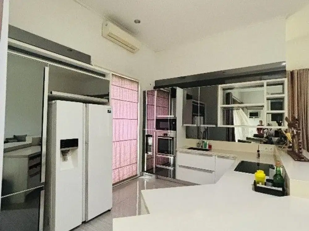 Rumah hook Lokasi Stragis hadap Selatan dan Timur