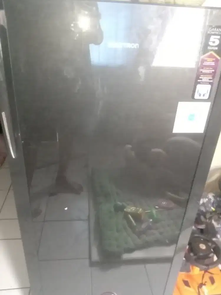 POLYTRON Kulkas 1 Pintu Belleza 180 Liter – PRA 18DMY