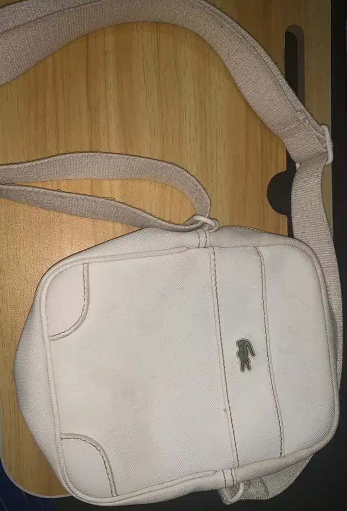 Tas lacoste wrna putih