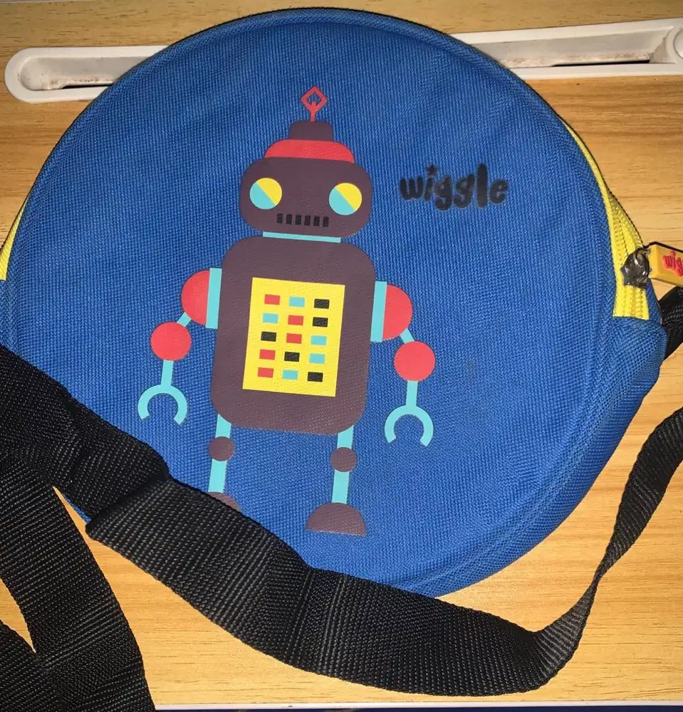 Tas bekal anak cowok