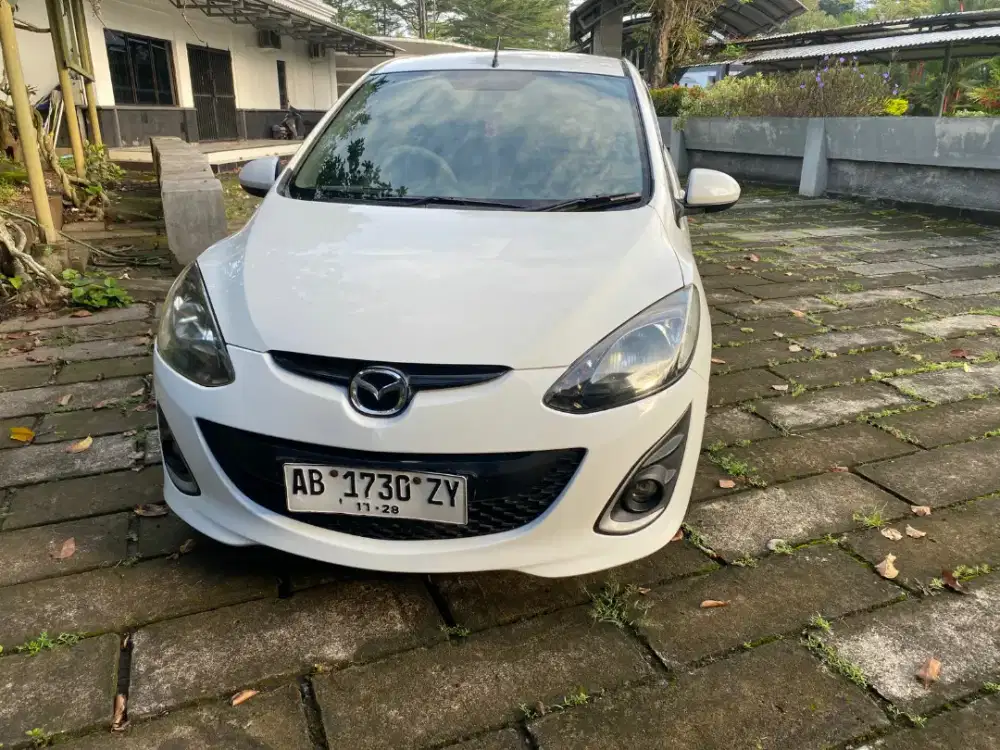 Mazda 2 R 2011 automatic