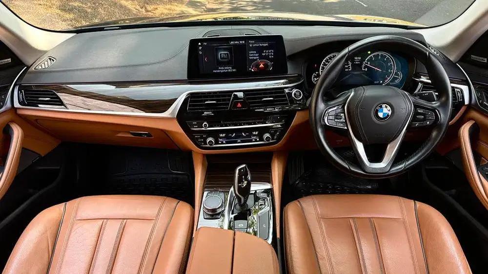 BMW G30 520i Luxury Line Black On Cognac 2018 Akhir