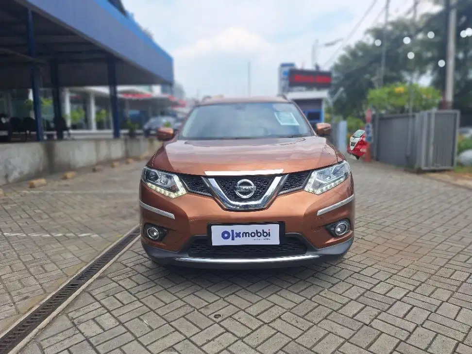 DP RINGAN Nissan X-Trail 2.5 Bensin-AT 2015 Orange CWYGB
