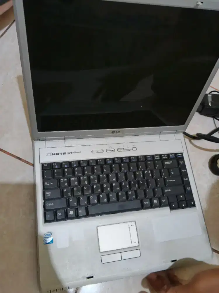 Di jual laptop LG Xnote V1
