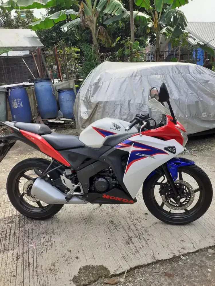 CBR 150 2013 CBU mesin segel pajak hidup dikfc lenteng bs TT Unit lain