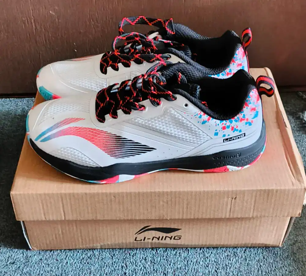 Sepatu Badminton Lining Hypersonic IV