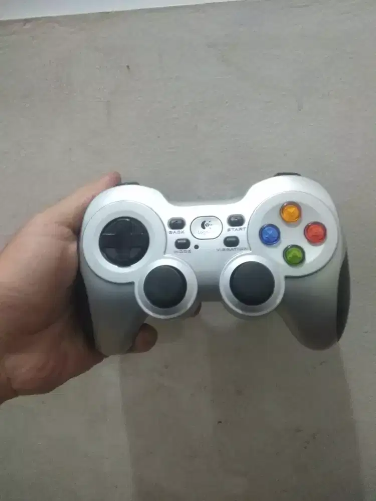 Gamepad Logitech wireless f710