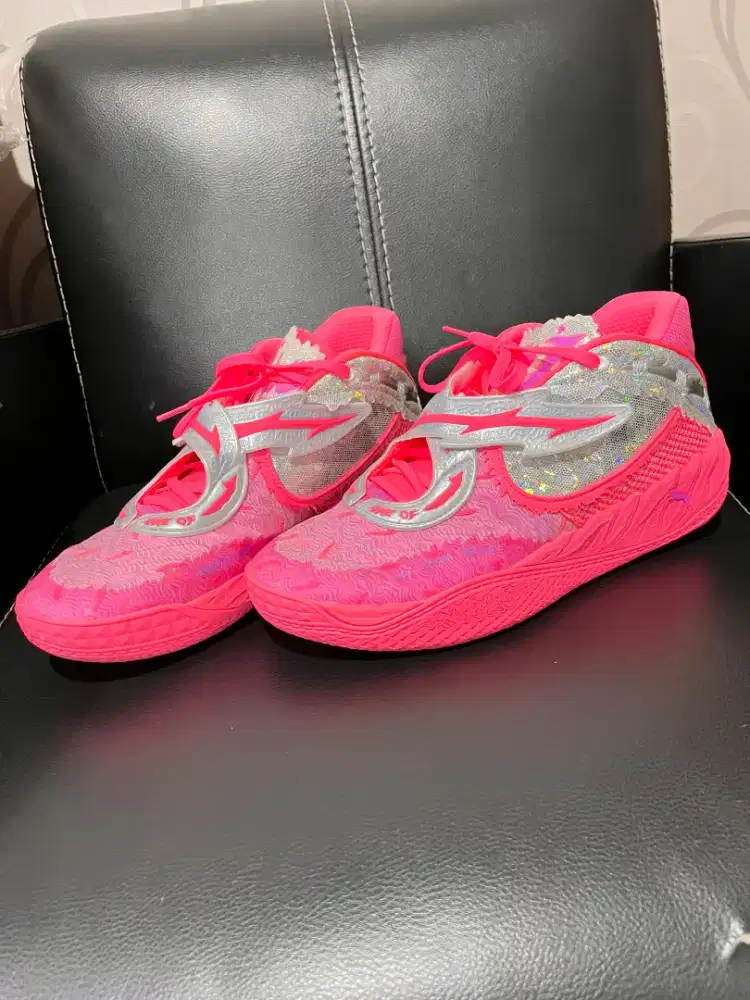 Sepatu Olahraga / Basket PUMA Original – Preloved Kondisi Bagus