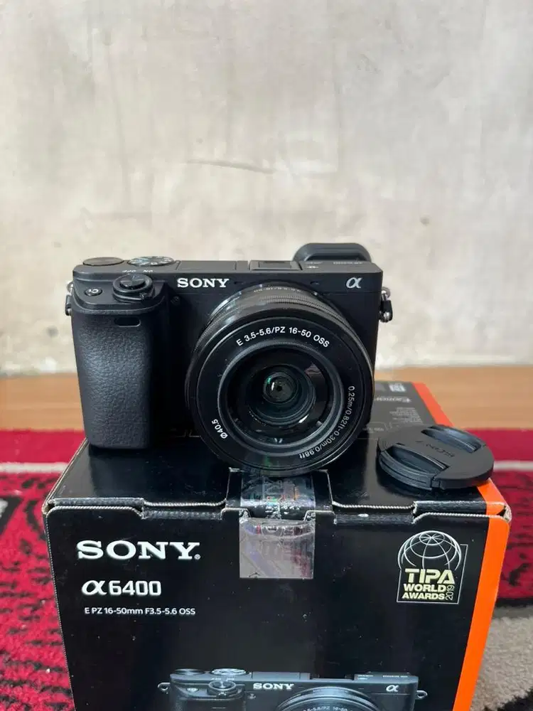 Dijual kamera mirrorles sony a6400 likenew sc 1000 kinyis kinyis