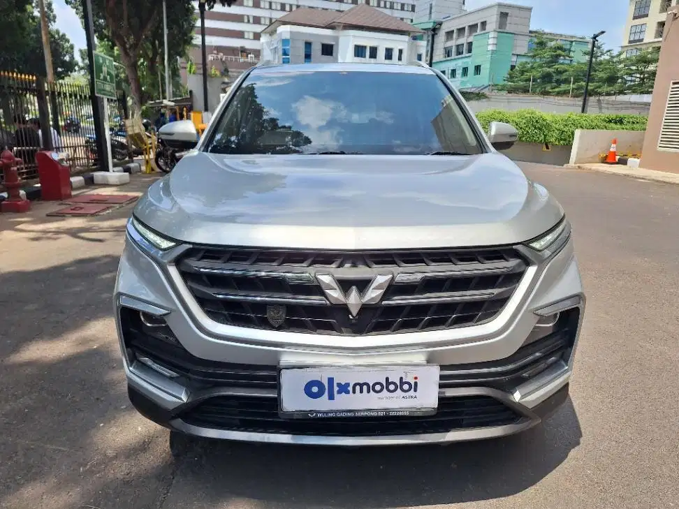 DP RINGAN Wuling Almaz 1.5 Exclusive 7-Seater Bensin-AT 2021 Silver CE