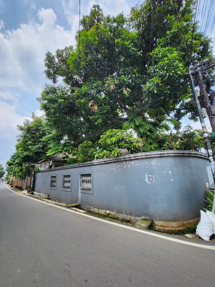 Jual rumah hook bebas banjir cocok untuk Keluarga dekat tol