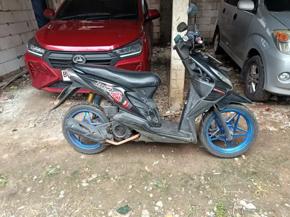 Honda beat 2011 lengkap tanggan pertama