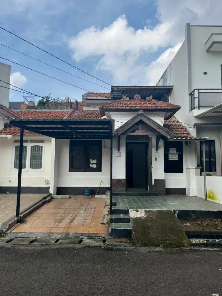 DIJUAL/DISEWA UBUD ESTATE V NO. 50 LIPPO KARAWACI HADAP SELATAN