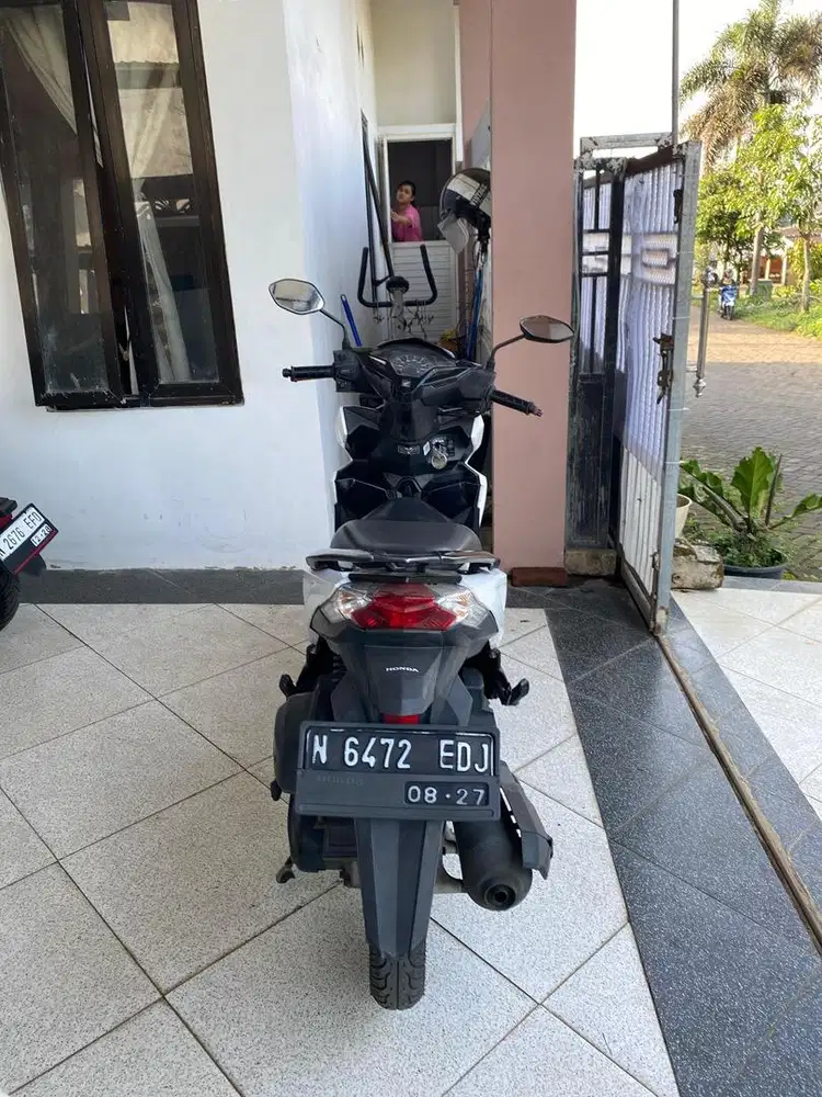 VARIO PUTIH 125