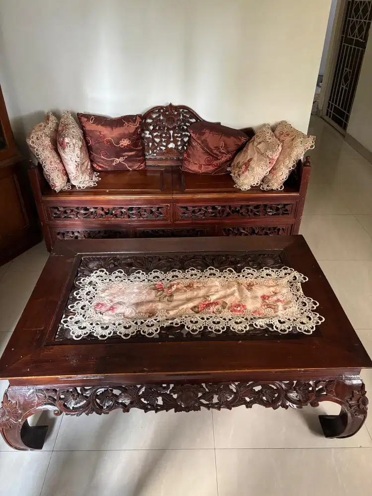 Sofa dan Meja ruang tamu mewah murah meriah