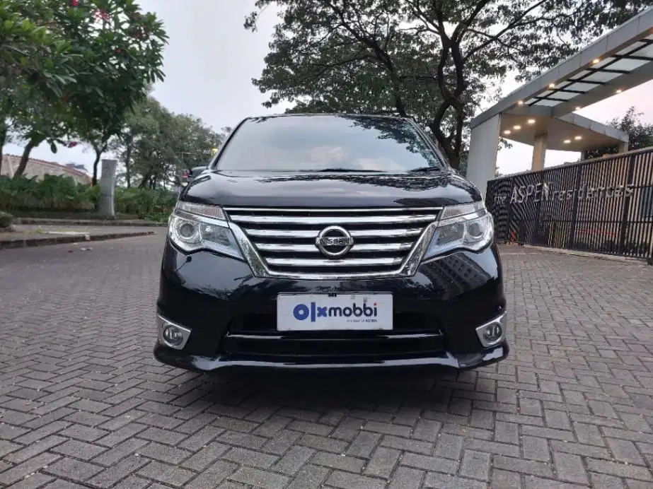 DP RINGAN Nissan Serena 2.0 Highway Star AT 2017 Hitam C1GKB