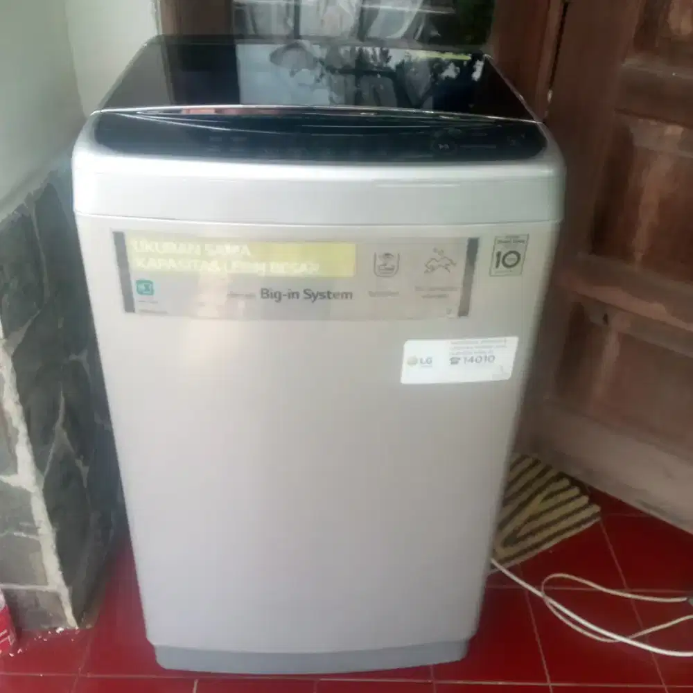 Mesin cuci otomatis merk LG.