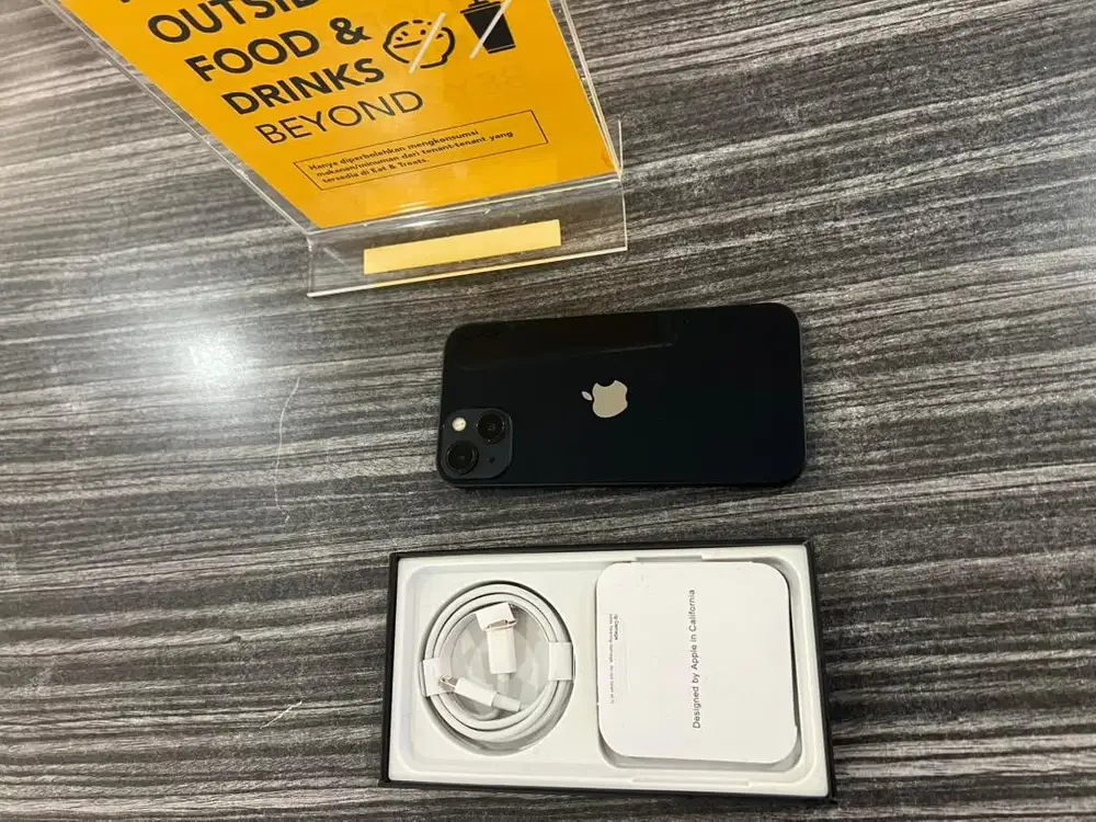 iphone 13 128gb yak warna black