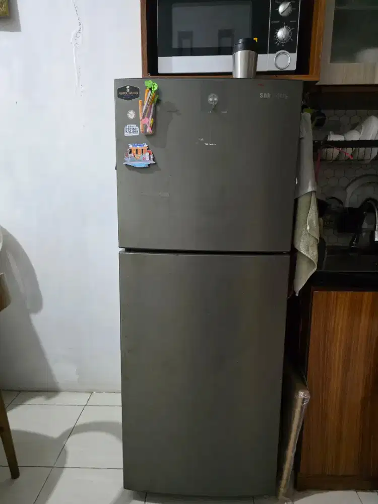 Kulkas 2 Pintu samsung kondisi normal