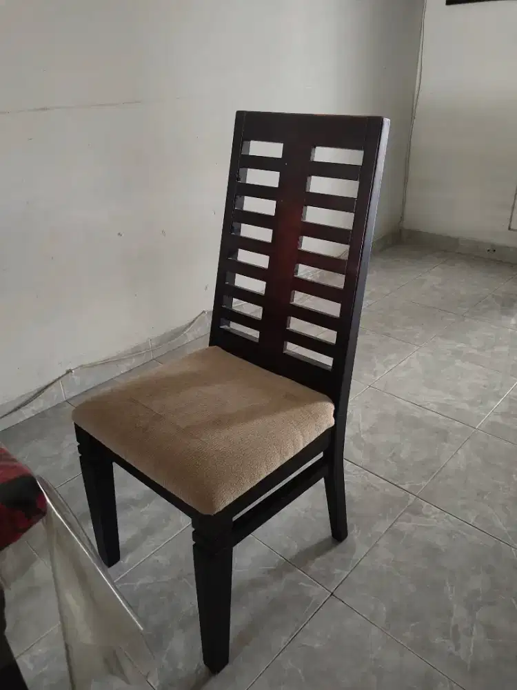 MEJA MAKAN 4 KURSI