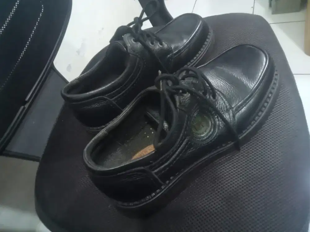 Sepatu casual pria made in italy 44