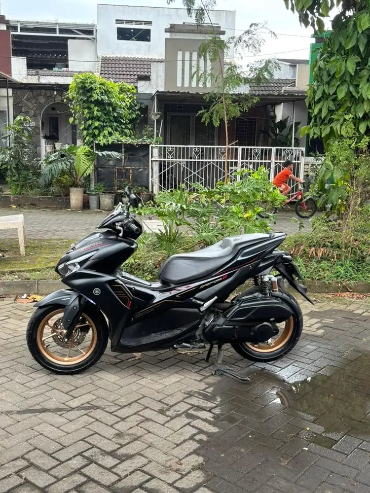 AEROX S ABS CONNECTED 2023 TANGAN PERTAMA