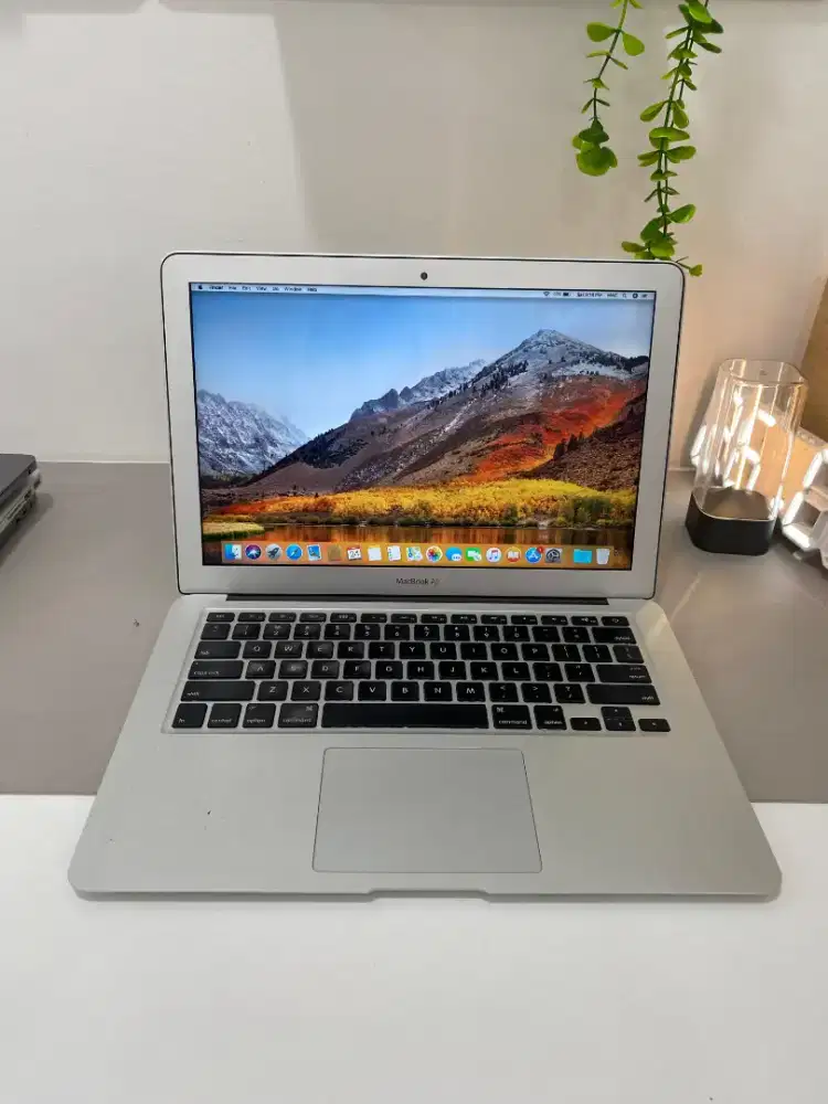 MACBOOK AIR 2011 i5 4/128 13INCH
