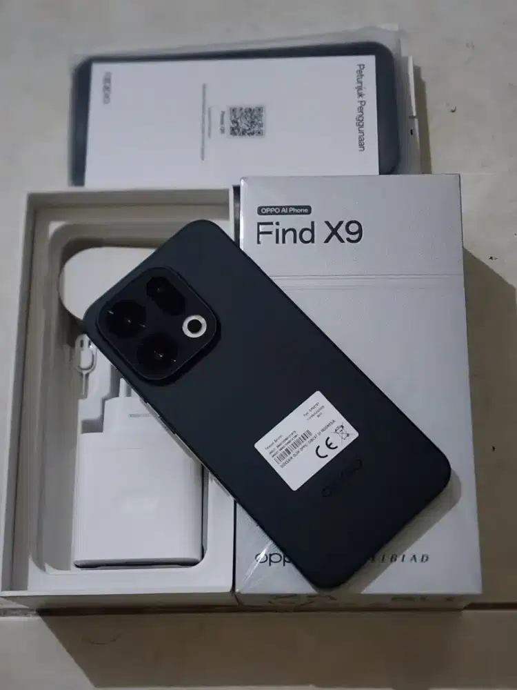 Oppo Find X9 5G 12/256Gb, warna Hitam, Aktif 14/12/2025, 100% Mulus
