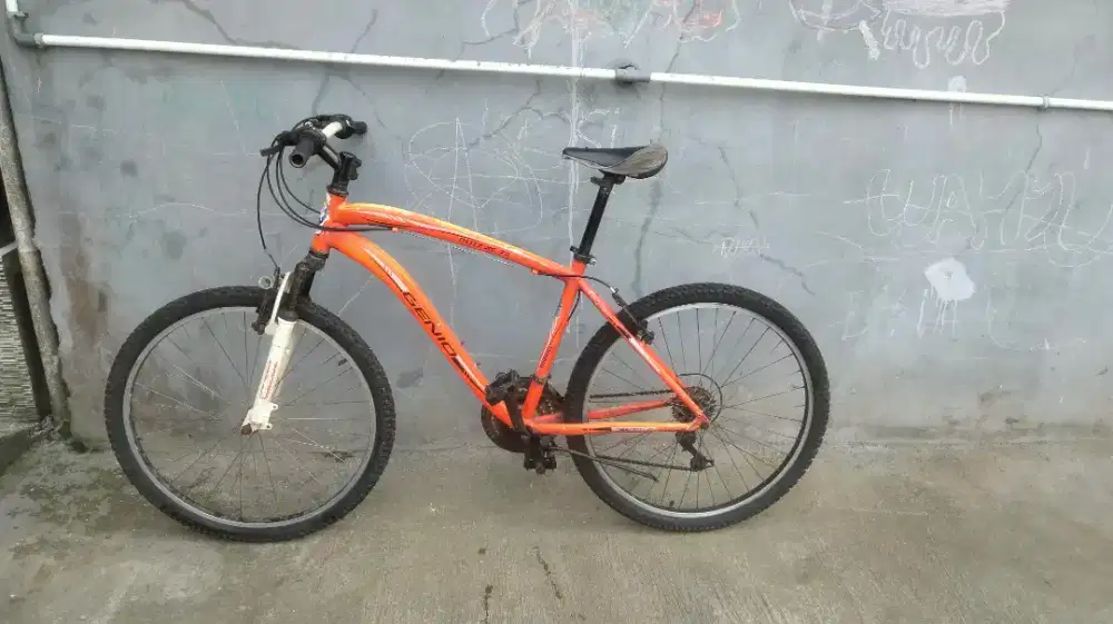 Di jual sepeda gunung genio uk 26 aloy mins jok ama crank oblak